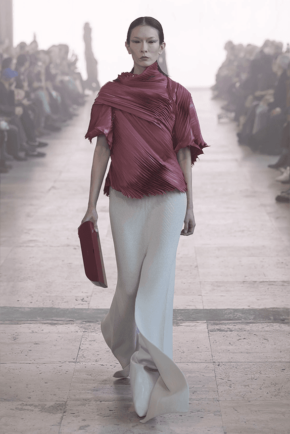 Rick Owens Fall Winter 2025 Paris Fashion Week womenswear runway show