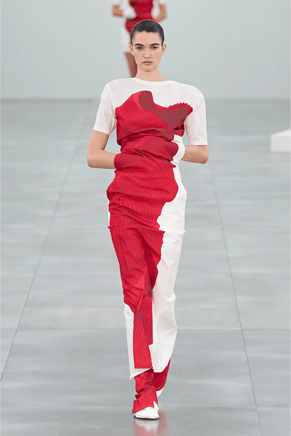 Issey Miyake Fall Winter 2025 Paris Fashion Week womenswear runway show