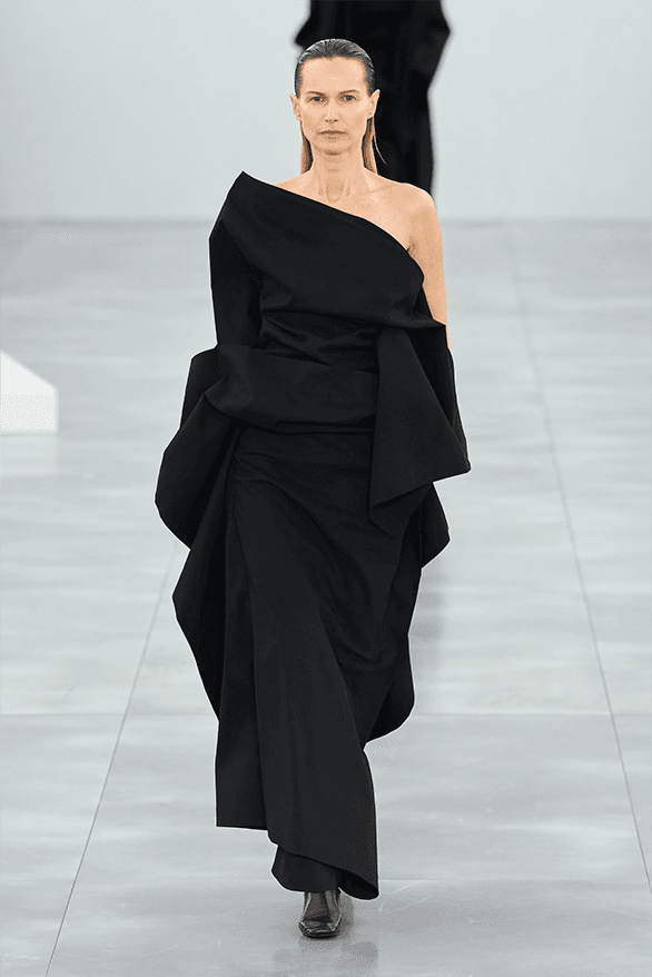 Issey Miyake Fall Winter 2025 Paris Fashion Week womenswear runway show