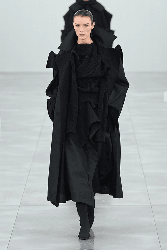 Issey Miyake Fall Winter 2025 Paris Fashion Week womenswear runway show