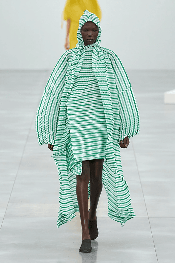 Issey Miyake Fall Winter 2025 Paris Fashion Week womenswear runway show