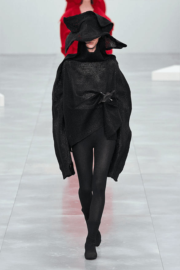 Issey Miyake Fall Winter 2025 Paris Fashion Week womenswear runway show
