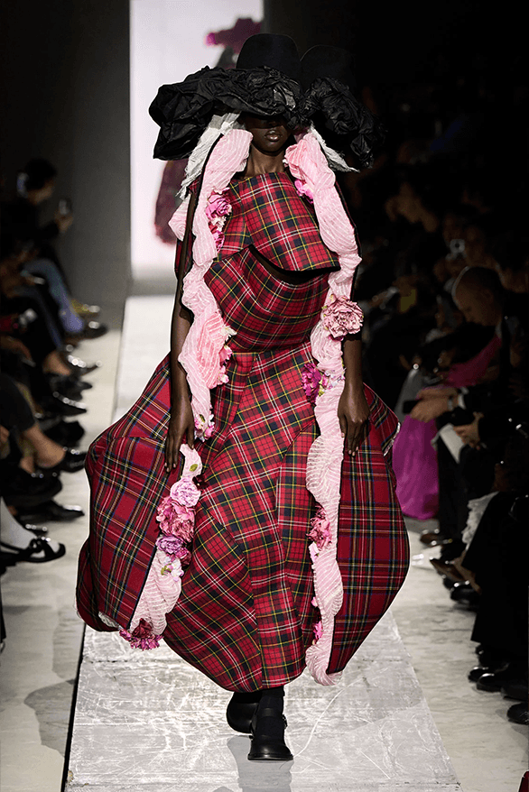 Comme des Garçons Fall Winter 2025 Paris Fashion Week Rei Kawakubo womenswear runway show