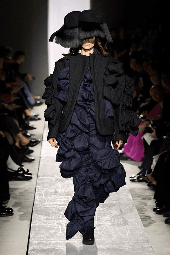Comme des Garçons Fall Winter 2025 Paris Fashion Week Rei Kawakubo womenswear runway show