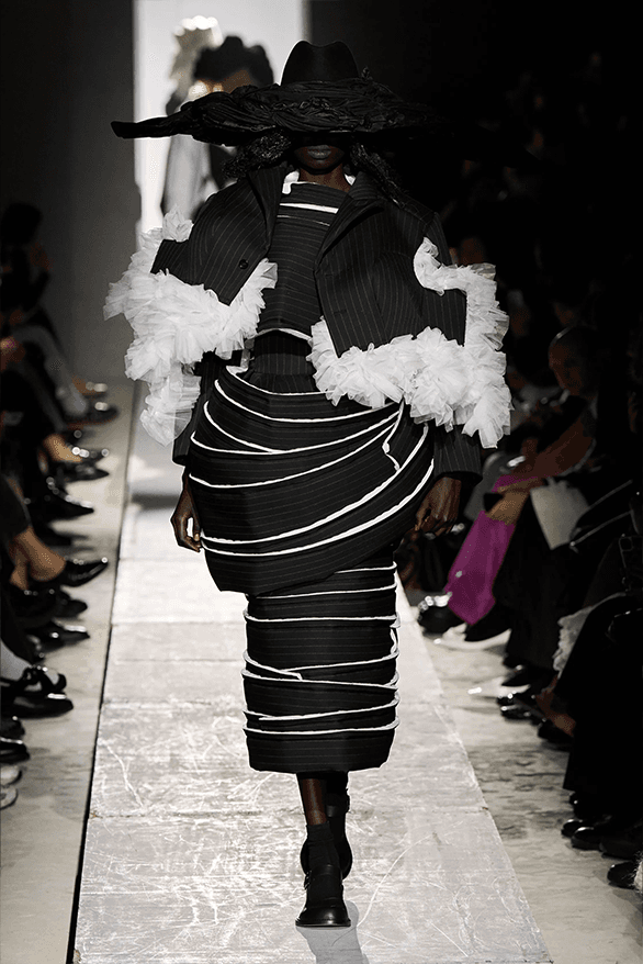 Comme des Garçons Fall Winter 2025 Paris Fashion Week Rei Kawakubo womenswear runway show