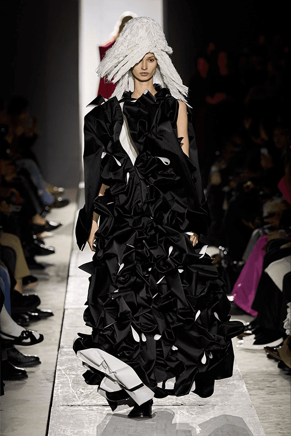 Comme des Garçons Fall Winter 2025 Paris Fashion Week Rei Kawakubo womenswear runway show