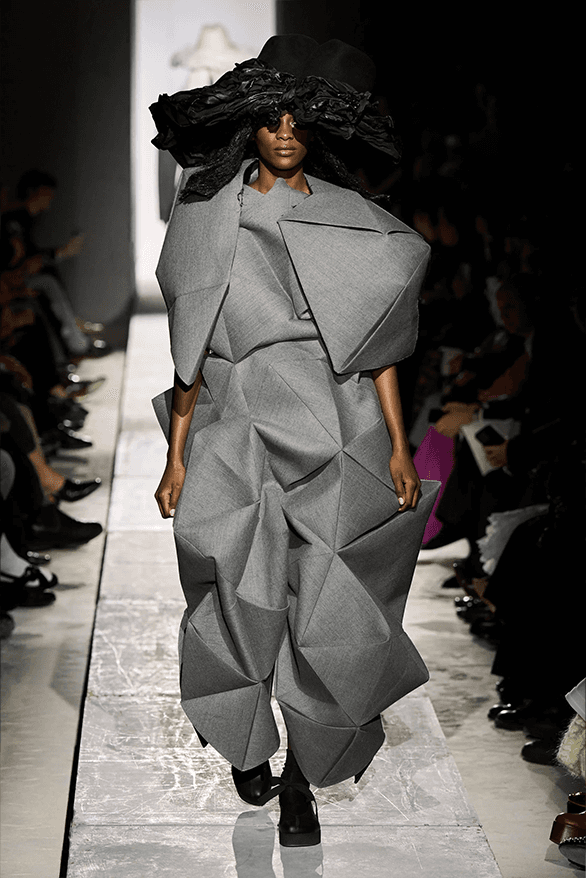 Comme des Garçons Fall Winter 2025 Paris Fashion Week Rei Kawakubo womenswear runway show