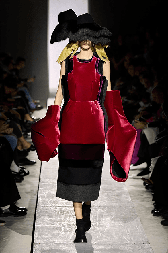 Comme des Garçons Fall Winter 2025 Paris Fashion Week Rei Kawakubo womenswear runway show