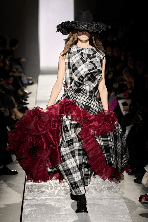Comme des Garçons Fall Winter 2025 Paris Fashion Week Rei Kawakubo womenswear runway show