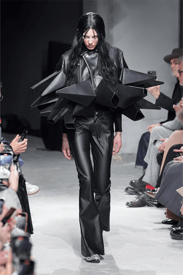 Junya Watanabe Fall Winter 2025 Paris Fashion Week womenswear runway show