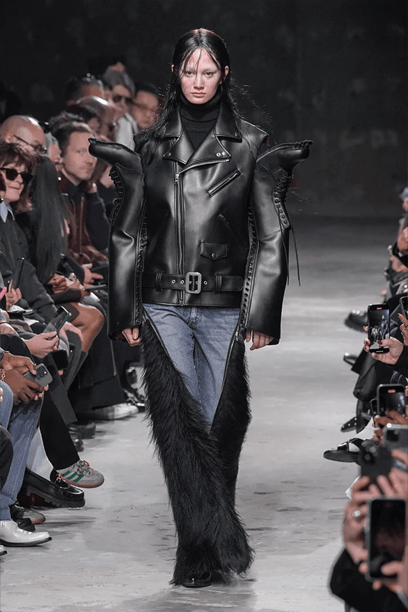 Junya Watanabe Fall Winter 2025 Paris Fashion Week womenswear runway show