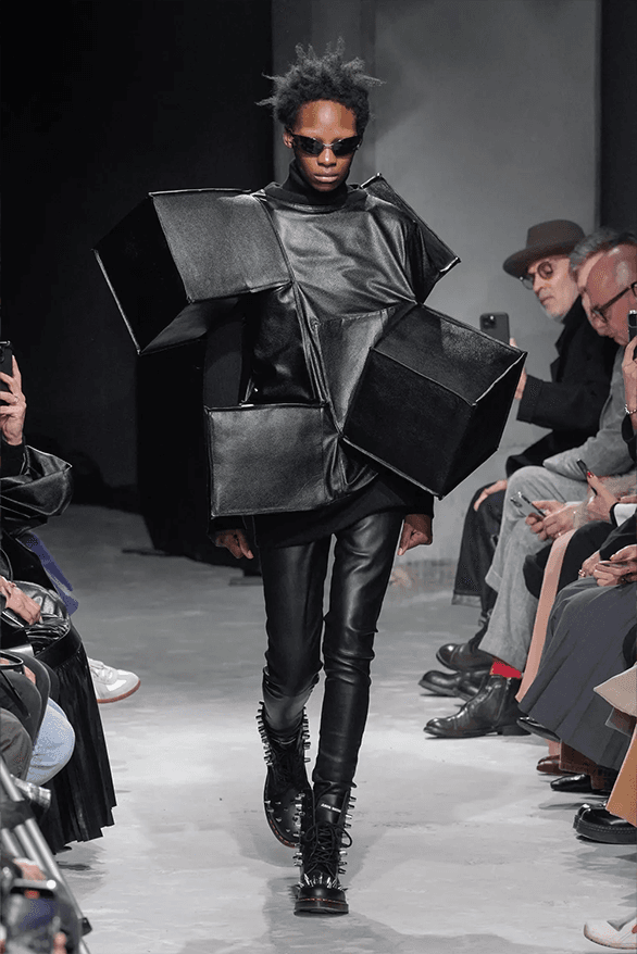 Junya Watanabe Fall Winter 2025 Paris Fashion Week womenswear runway show