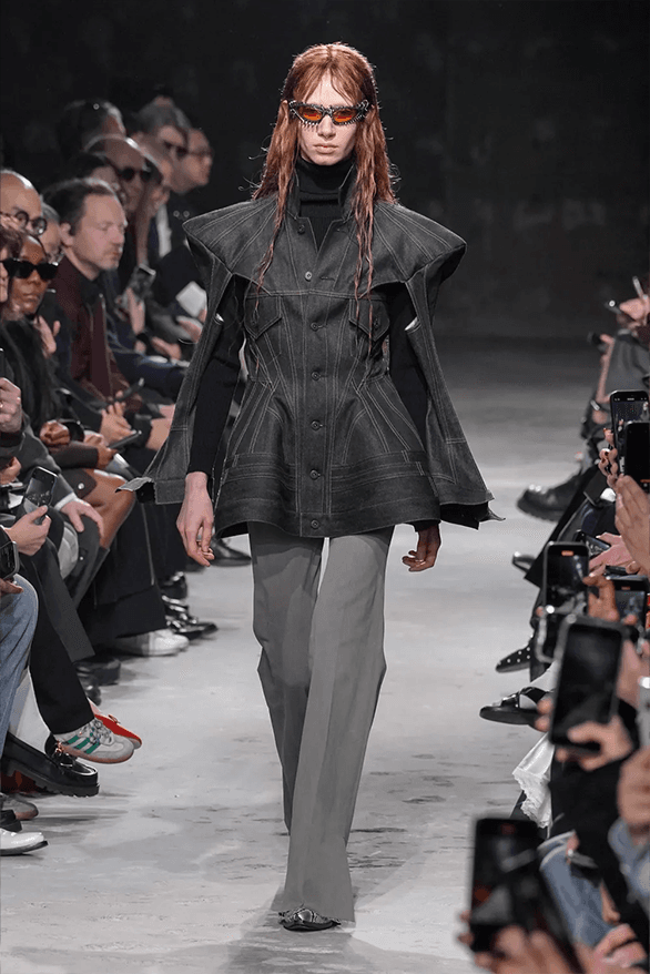 Junya Watanabe Fall Winter 2025 Paris Fashion Week womenswear runway show