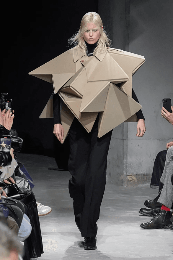 Junya Watanabe Fall Winter 2025 Paris Fashion Week womenswear runway show