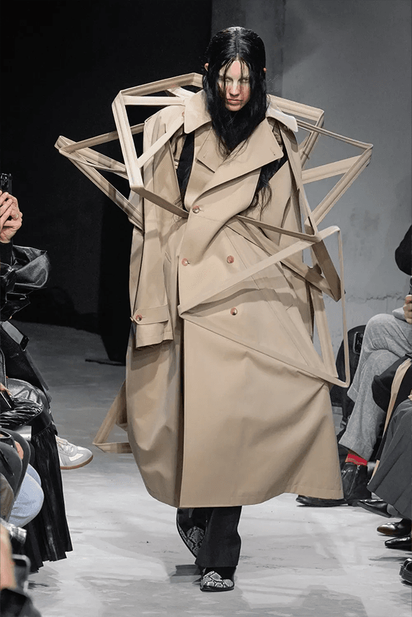 Junya Watanabe Fall Winter 2025 Paris Fashion Week womenswear runway show
