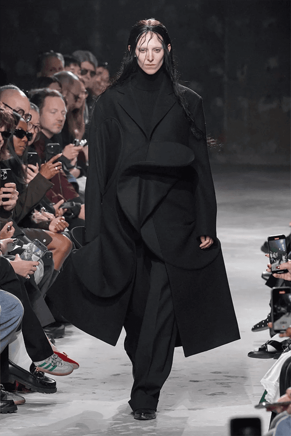 Junya Watanabe Fall Winter 2025 Paris Fashion Week womenswear runway show