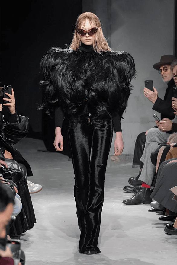 Junya Watanabe Fall Winter 2025 Paris Fashion Week womenswear runway show