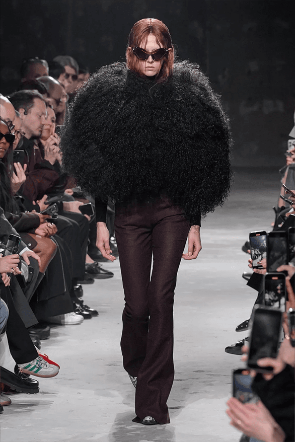 Junya Watanabe Fall Winter 2025 Paris Fashion Week womenswear runway show
