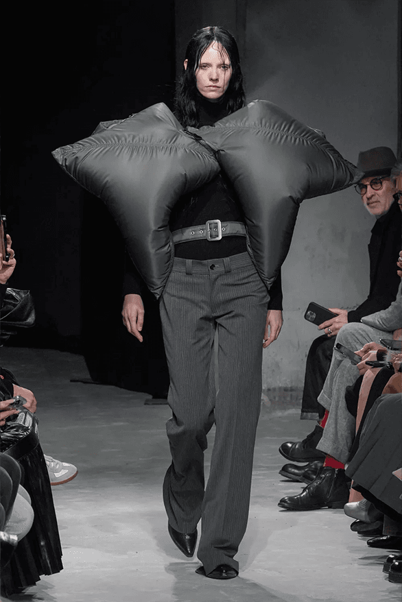 Junya Watanabe Fall Winter 2025 Paris Fashion Week womenswear runway show