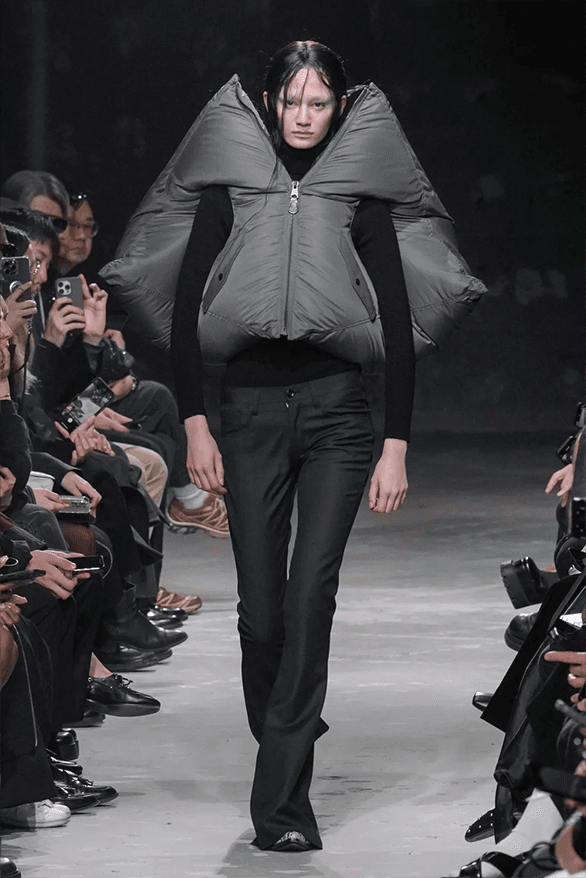 Junya Watanabe Fall Winter 2025 Paris Fashion Week womenswear runway show