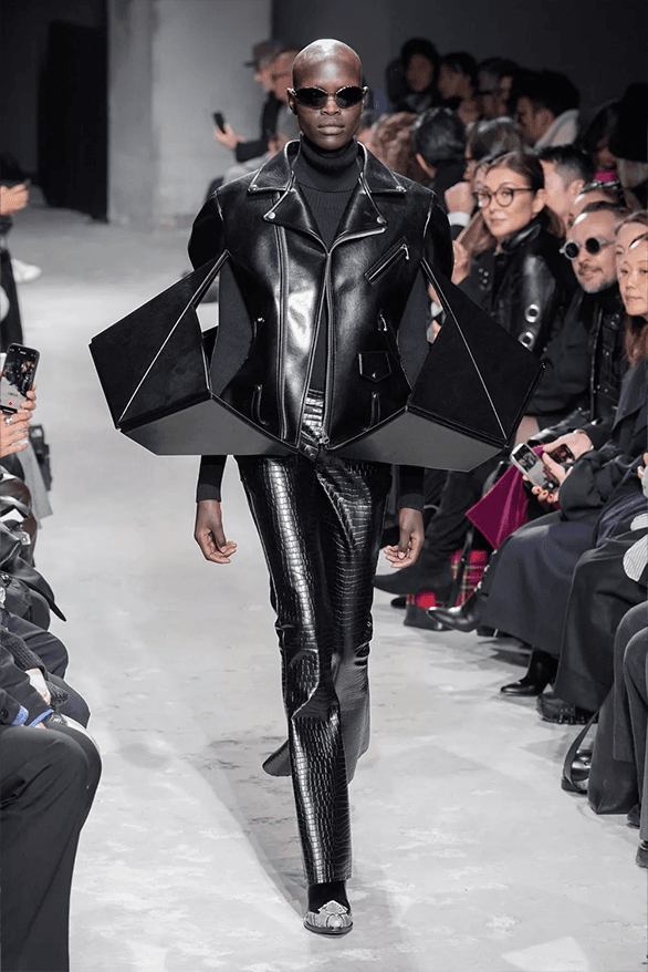 Junya Watanabe Fall Winter 2025 Paris Fashion Week womenswear runway show