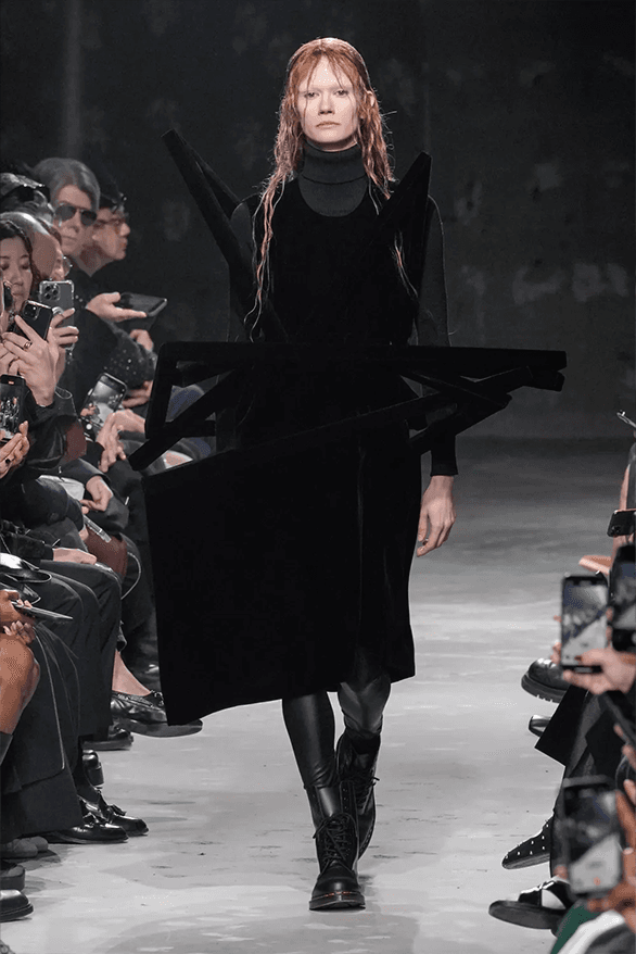 Junya Watanabe Fall Winter 2025 Paris Fashion Week womenswear runway show