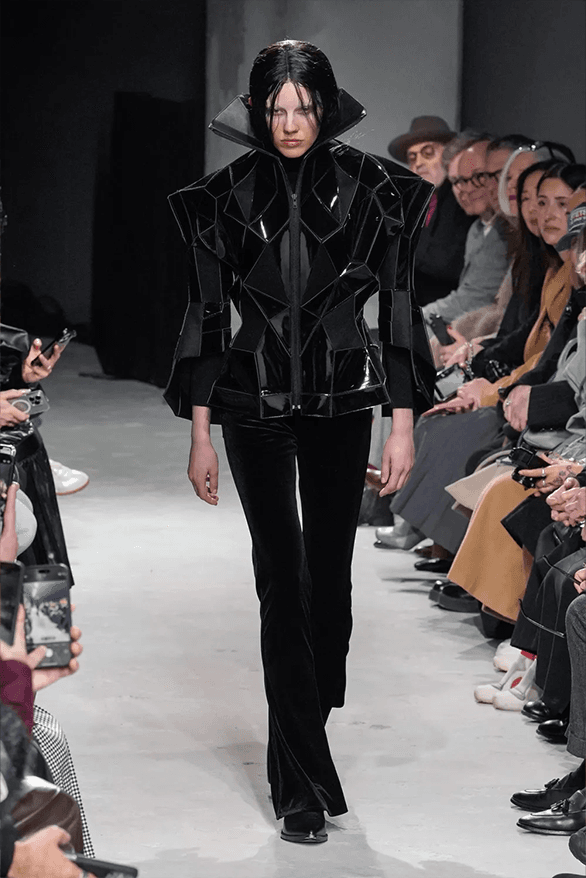 Junya Watanabe Fall Winter 2025 Paris Fashion Week womenswear runway show