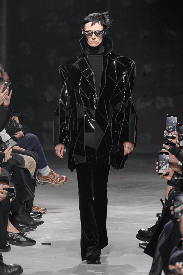 Junya Watanabe Fall Winter 2025 Paris Fashion Week womenswear runway show