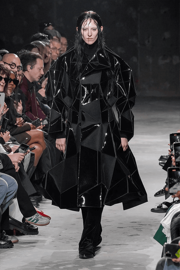 Junya Watanabe Fall Winter 2025 Paris Fashion Week womenswear runway show