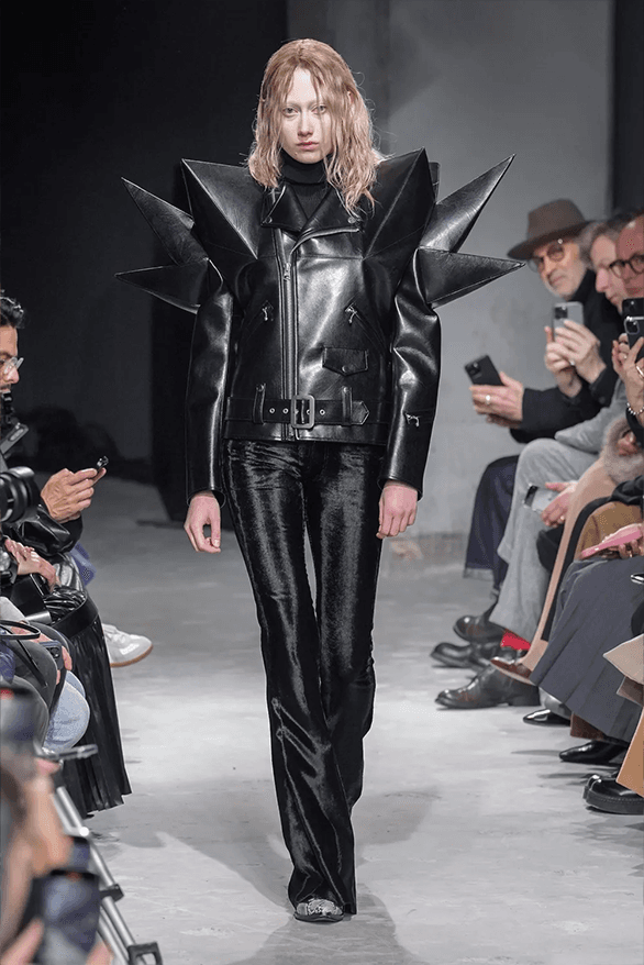 Junya Watanabe Fall Winter 2025 Paris Fashion Week womenswear runway show