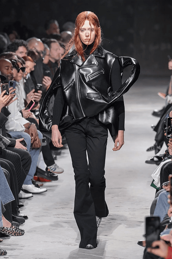 Junya Watanabe Fall Winter 2025 Paris Fashion Week womenswear runway show