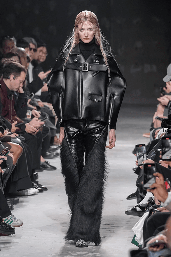 Junya Watanabe Fall Winter 2025 Paris Fashion Week womenswear runway show