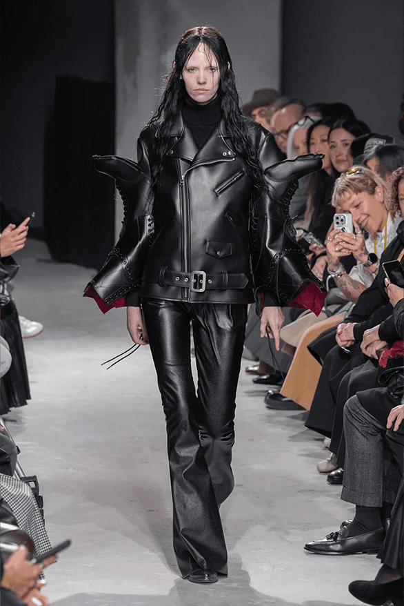 Junya Watanabe Fall Winter 2025 Paris Fashion Week womenswear runway show