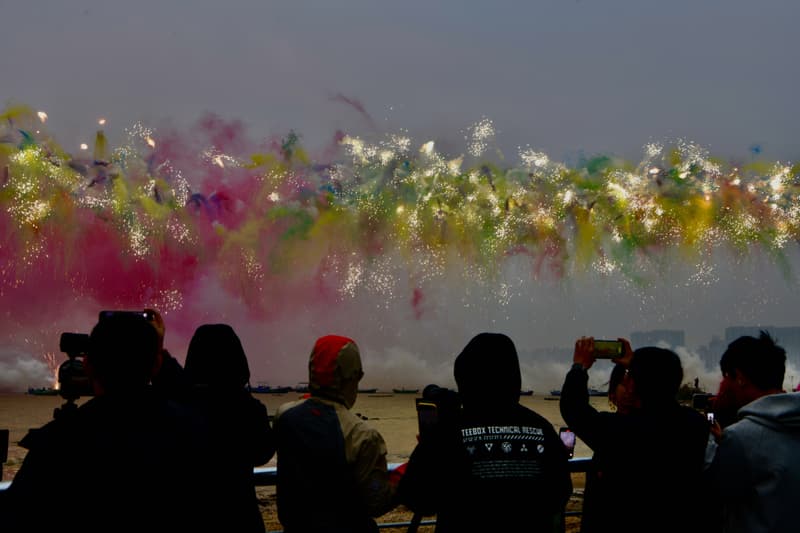 cai guo qiang kennedy space center interspecies love letter fireworks installation