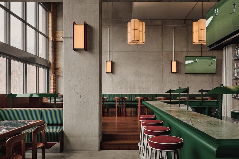 Muni Indoor Golf Club Simulator Bar Restaurant Montreal Canada location store simulator