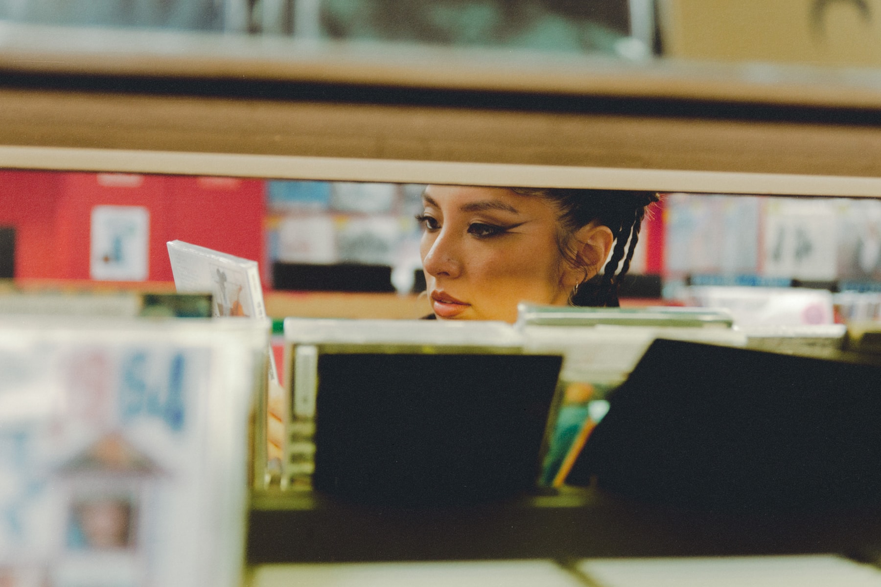 Jaguar Jonze Shares Her Love for Records and First Presses in Grails
