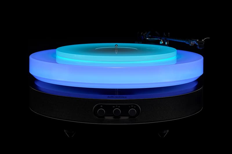 Audio-Technica Hotaru Turntable Info VM cartridge acrylic floating analog record light modes