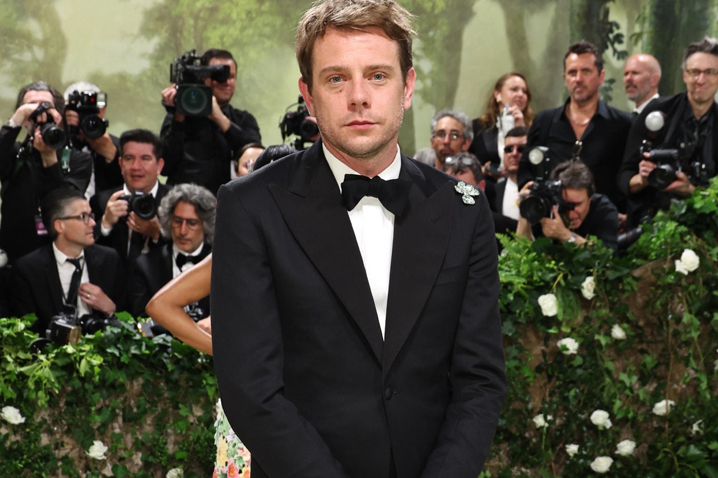 Jonathan Anderson Is the New Creative Director of Dior Men Announcement lvmh bernarnd arnault confirmed kim jones successor menswear luxury fashion loewe french brand jw anderson