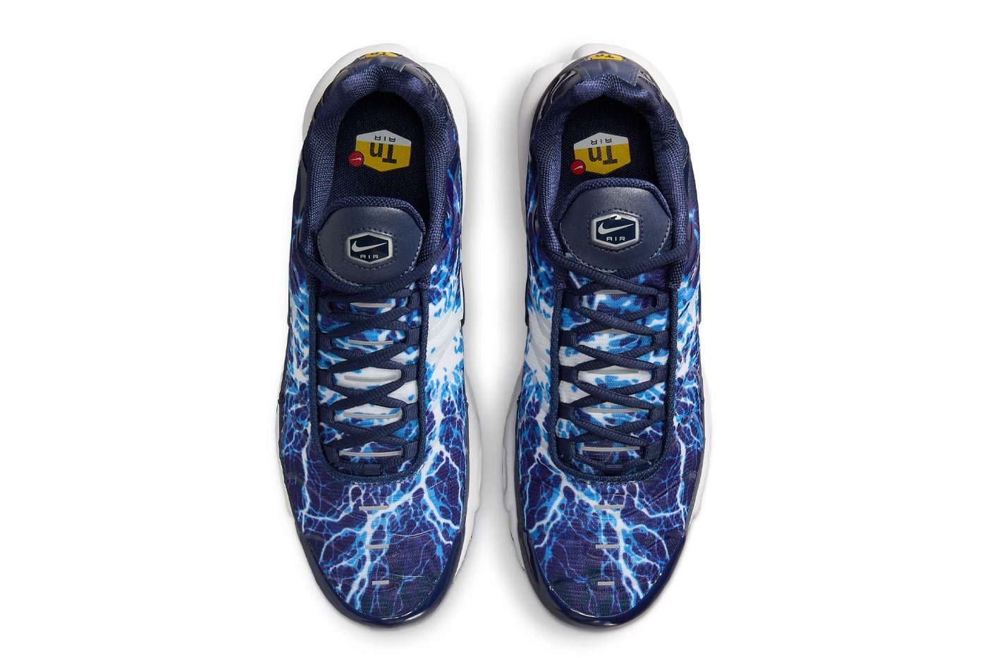 Official Look at the Nike Air Max Plus "Eclair" HV2323-400 Midnight Navy/Midnight Navy/Salsa Red/White/Metallic Silver/Clear tn swoosh lightning