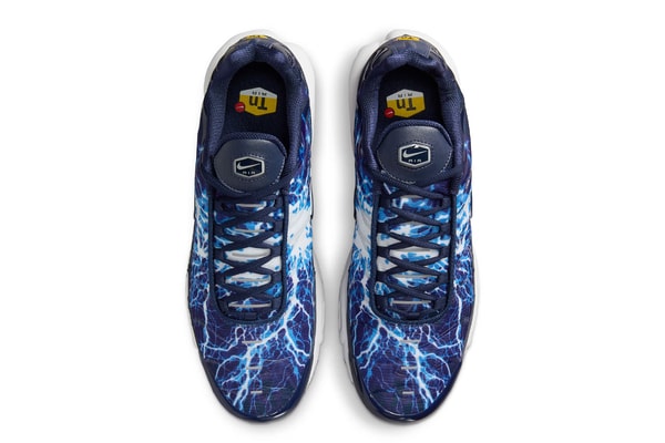 Official Look at the Nike Air Max Plus "Eclair" HV2323-400 Midnight Navy/Midnight Navy/Salsa Red/White/Metallic Silver/Clear tn swoosh lightning