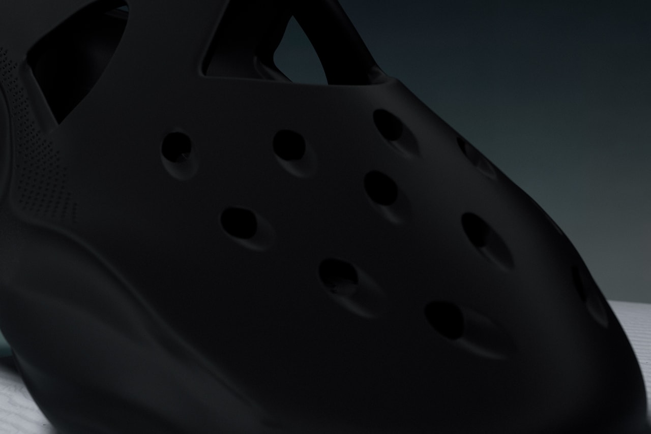 Dingyun Zhang Crocs Diffuser Sapphire Black Sand Release date info store list buying guide photos price