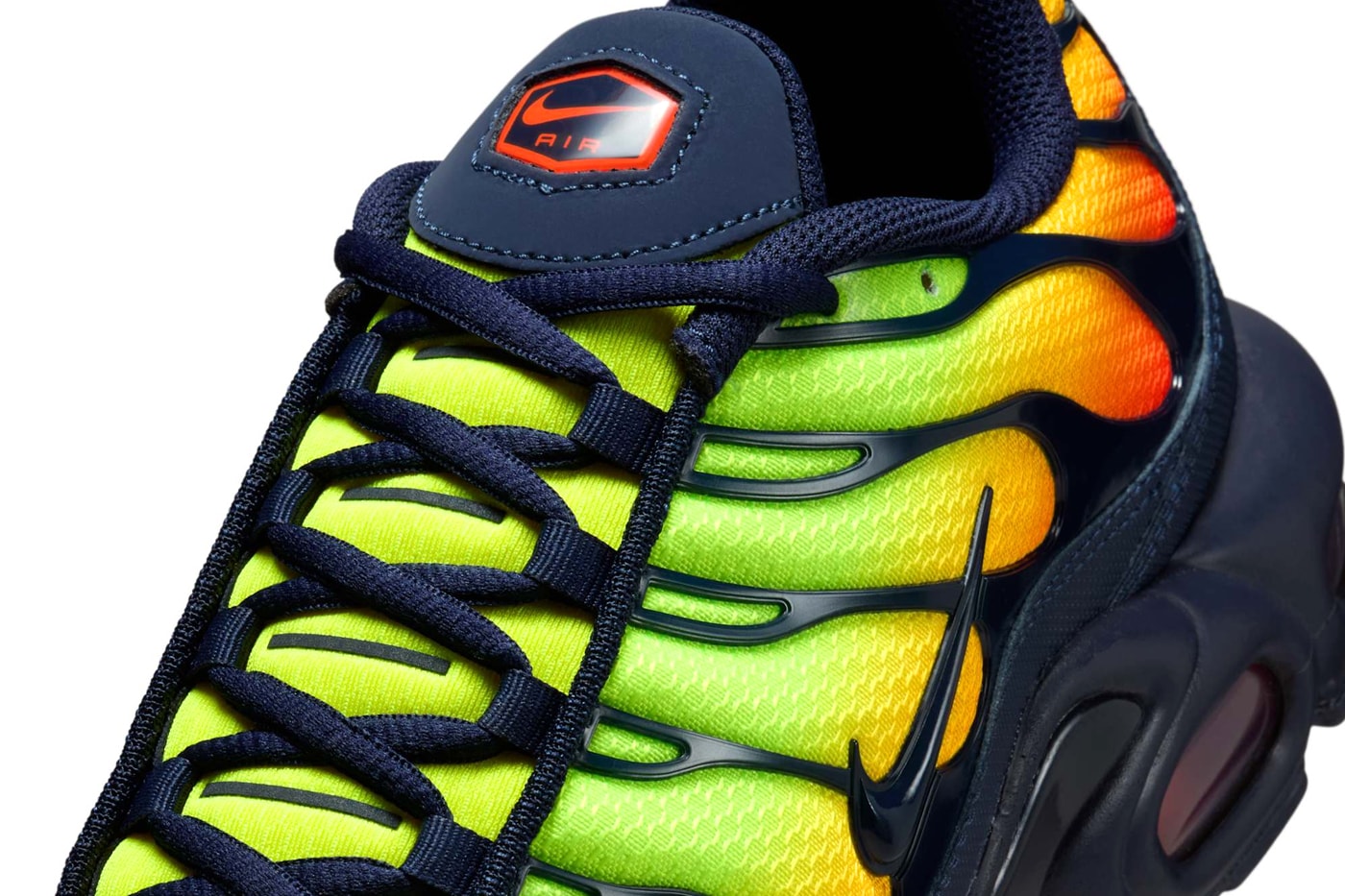 Official Look at the Nike Air Max Plus "Lemon Venom" Lemon Venom/Hyper Crimson-Yellow-Laser Orange-Blackened Blue DM0032-701