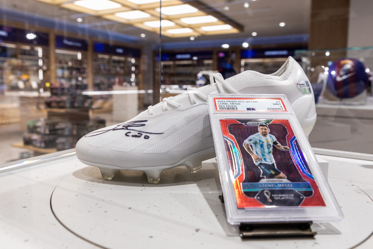 fanatics collectibles flagship store london regent street trading cards topps merlin match attax opening nfl football display home of the hobby 