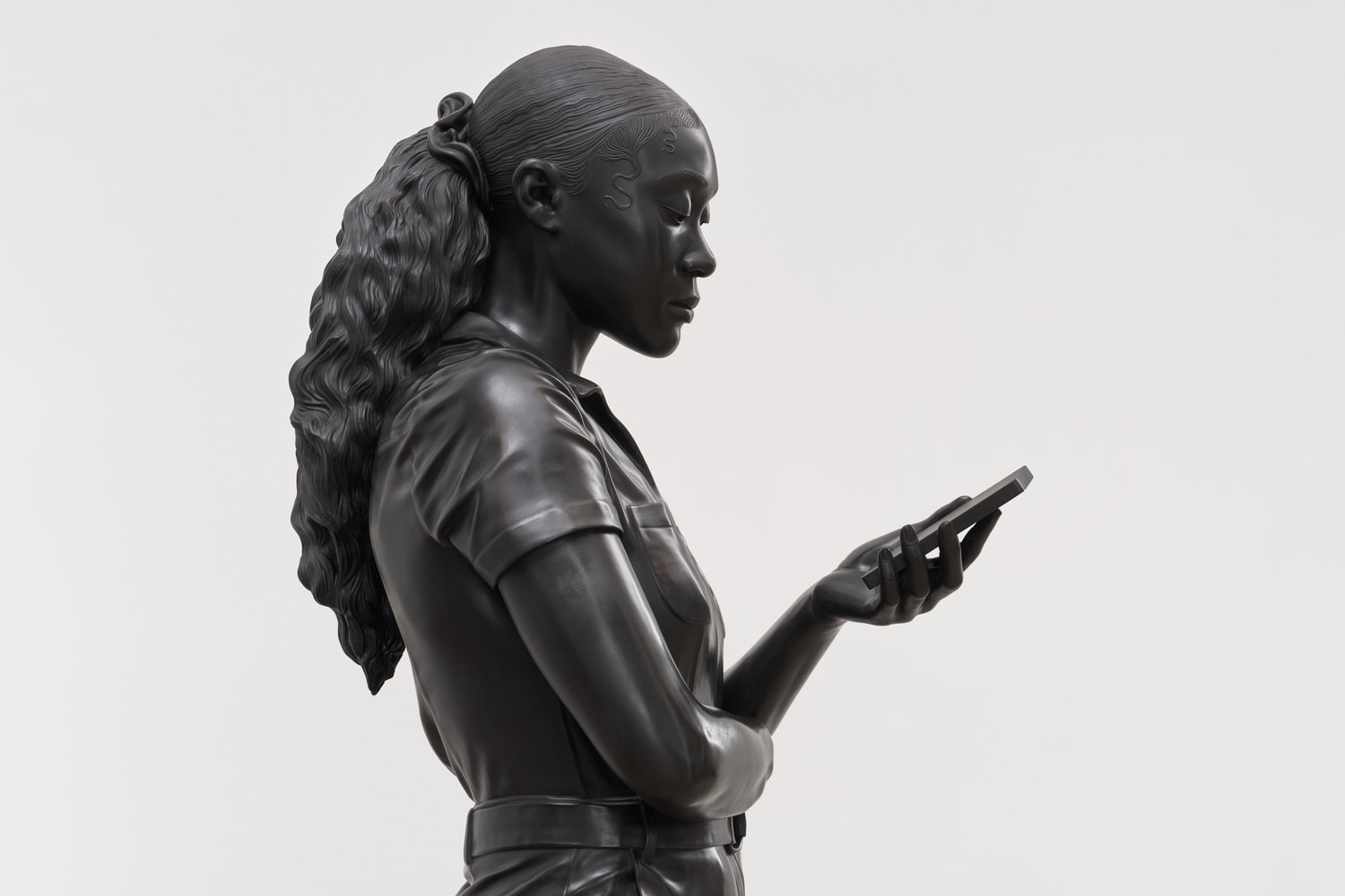 Thomas J Price Bronze Sculptures Take Over New York Hauser Wirth & Times Square Midnight Moment Art Artowrks resilience of scale grounded in the Stars