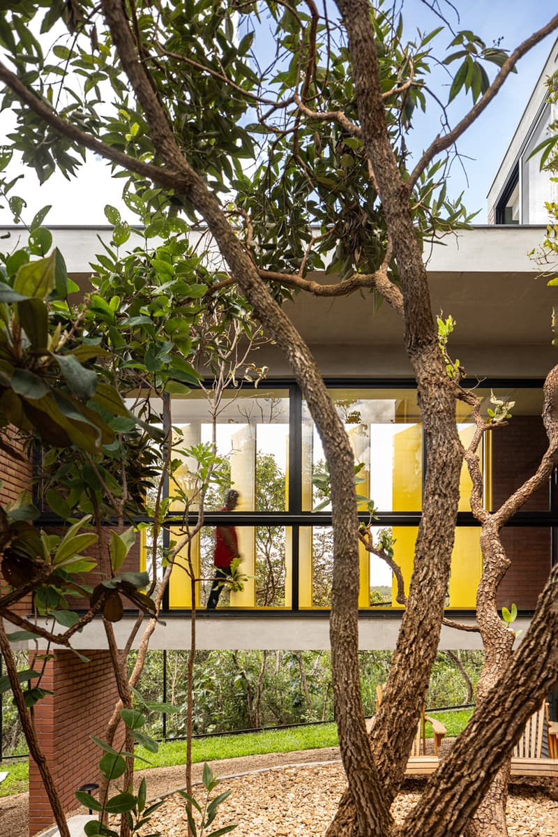 The House of 7 Trees by Hersen Mendes Arquitetura Brazil