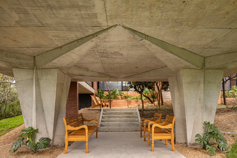 The House of 7 Trees by Hersen Mendes Arquitetura Brazil