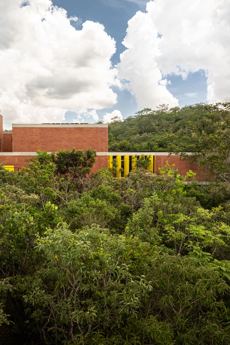 The House of 7 Trees by Hersen Mendes Arquitetura Brazil