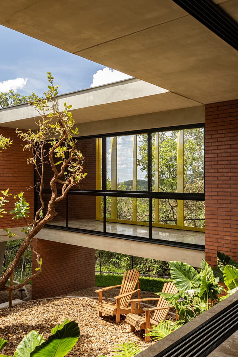 The House of 7 Trees by Hersen Mendes Arquitetura Brazil