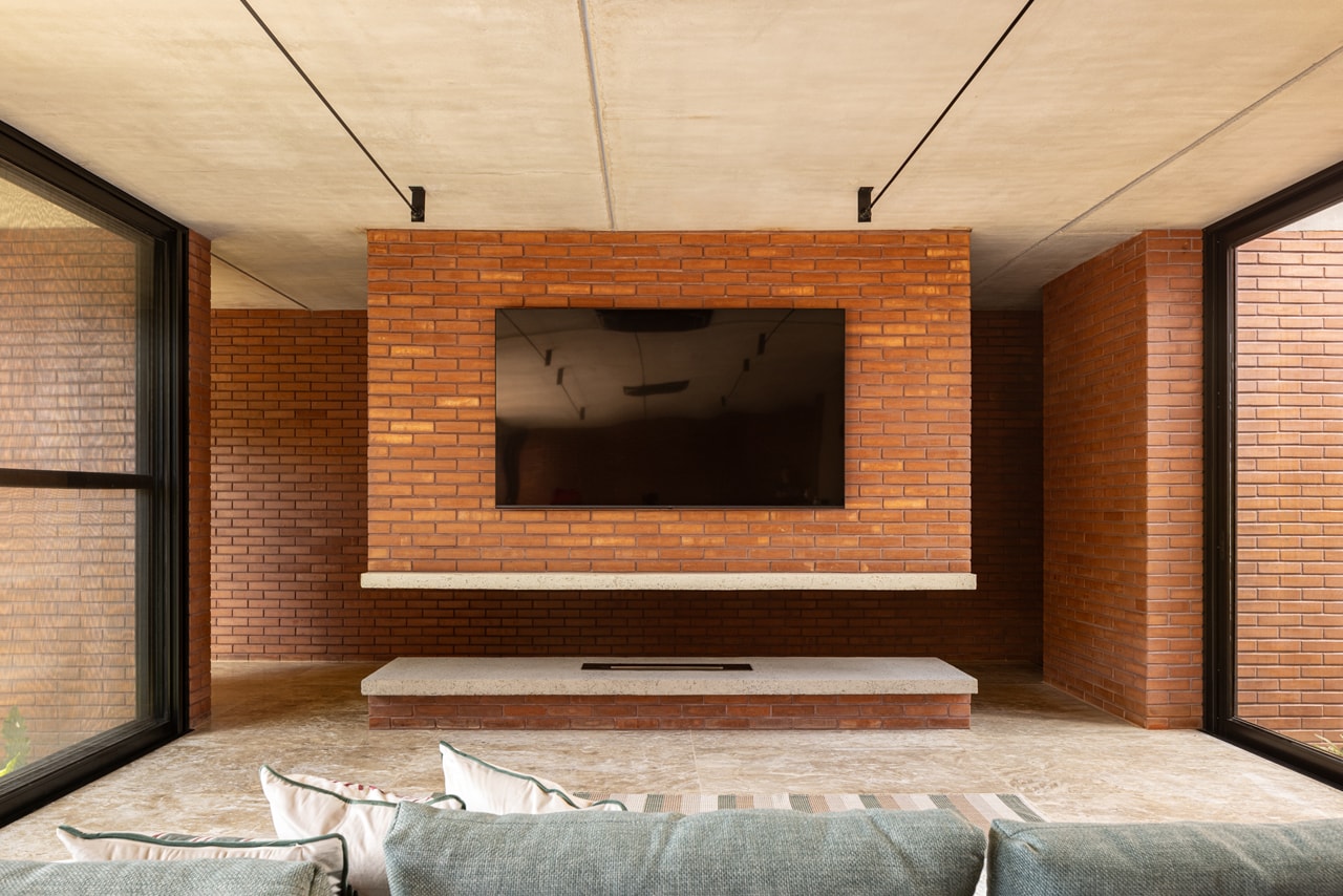 The House of 7 Trees by Hersen Mendes Arquitetura Brazil