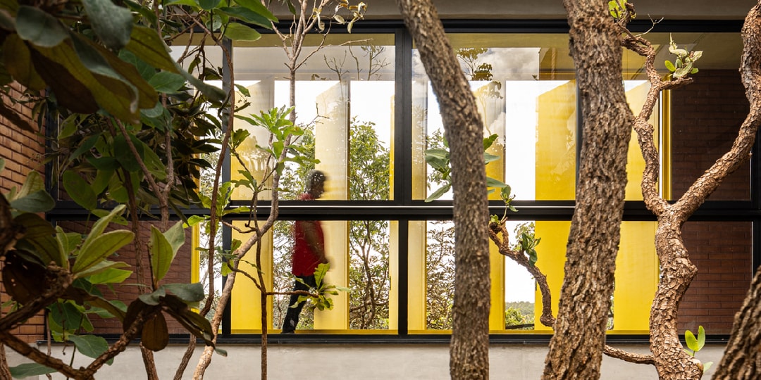 The House of 7 Trees by Hersen Mendes Arquitetura Is a Modern Gem in the Brazilian Cerrado